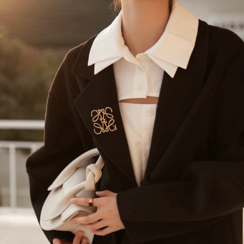 LOEWE 經典款 玫瑰金胸針-7