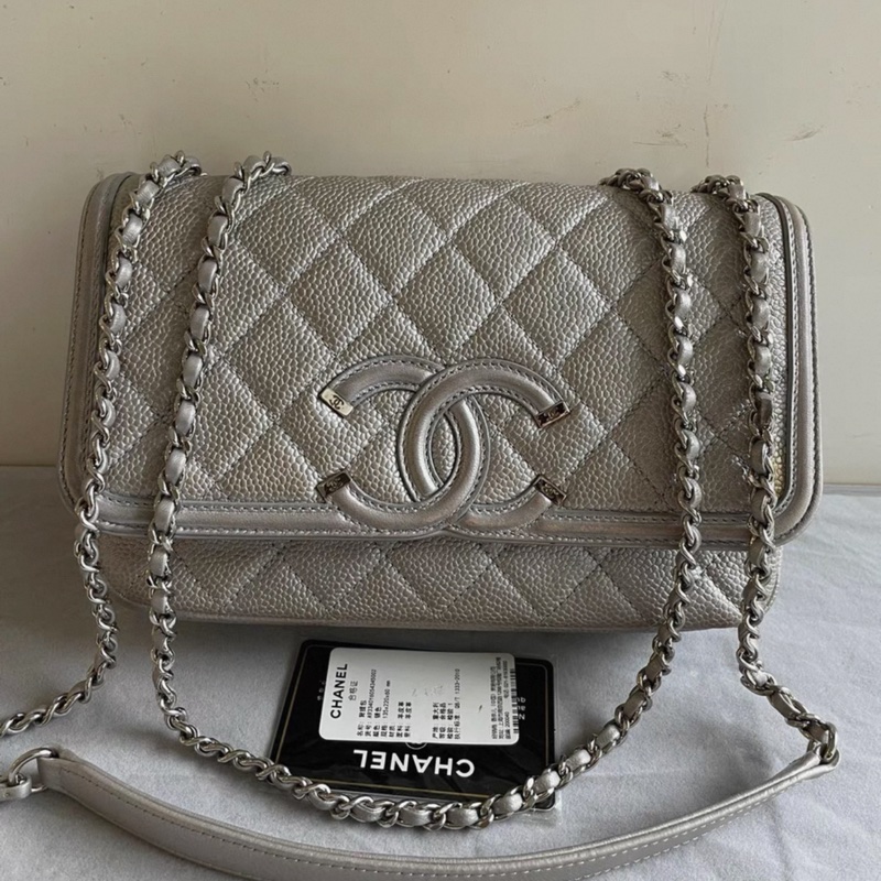 Chanel香奈兒銀色荔枝寬底雙C,22開-0