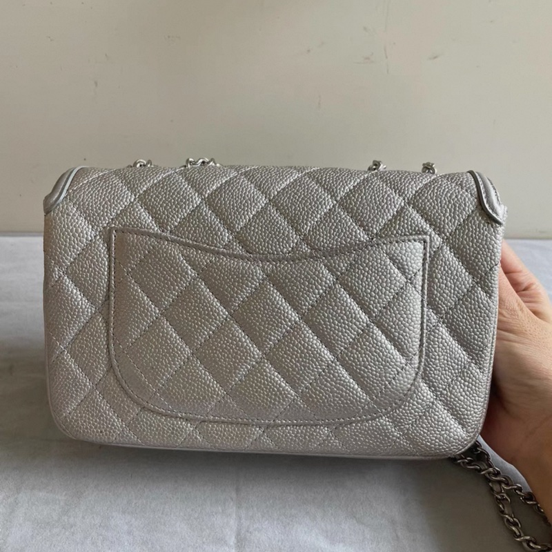 Chanel香奈兒銀色荔枝寬底雙C,22開-1