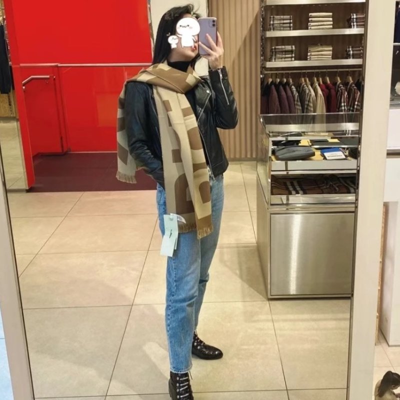 BURBERRY LOGO羊毛流蘇圍巾 奶茶米-5