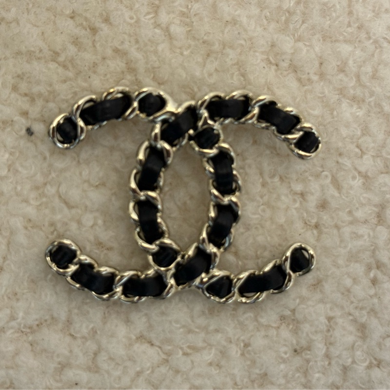 全新🖤🤍香奈兒經典款皮穿鏈胸針-8