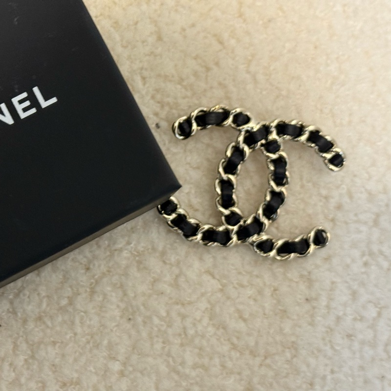 全新🖤🤍香奈兒經典款皮穿鏈胸針-9