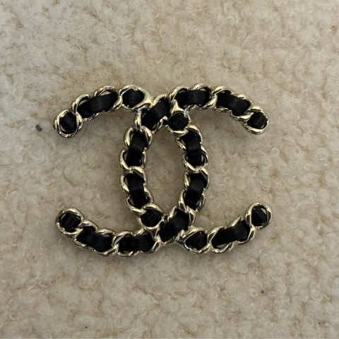 全新🖤🤍香奈兒經典款皮穿鏈胸針
