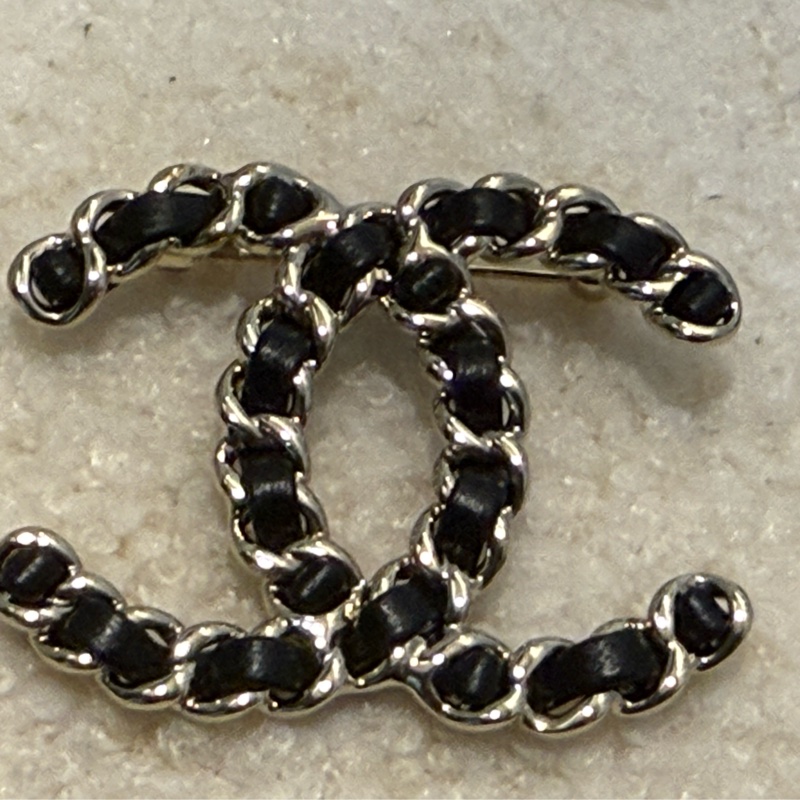 全新🖤🤍香奈兒經典款皮穿鏈胸針-5