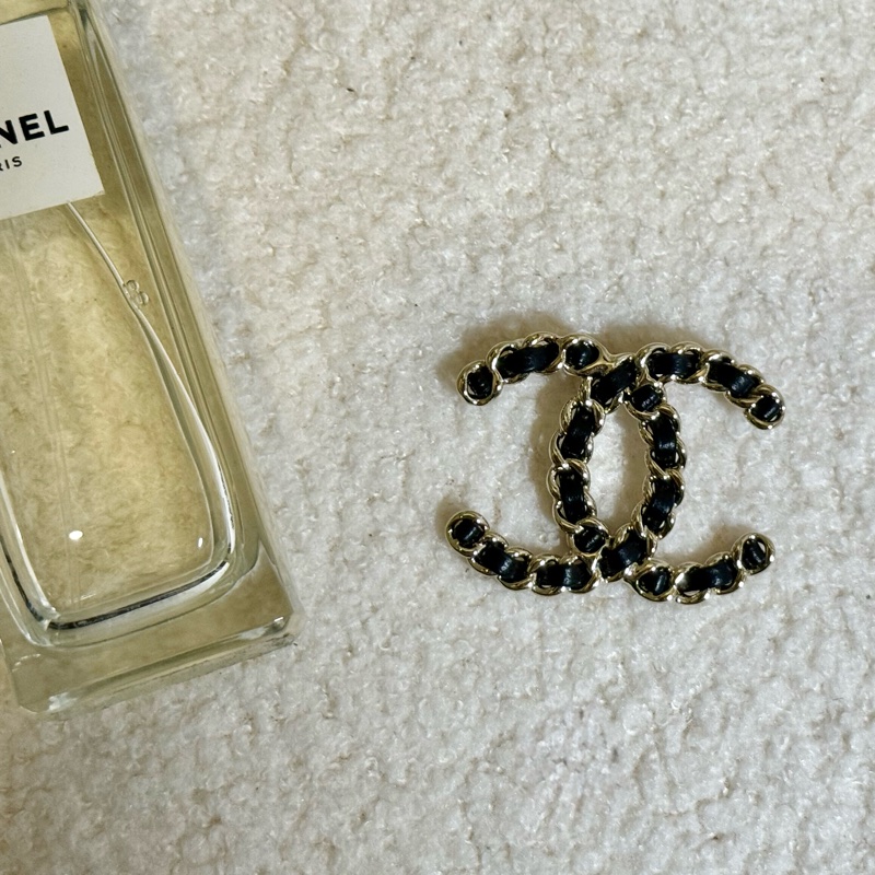 全新🖤🤍香奈兒經典款皮穿鏈胸針-6