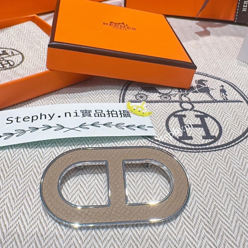 超甜售_ 愛馬仕豬鼻子🐽胸針🍊豬鼻子 Chaine d'Ancre棕x銀胸針 全新全配-12