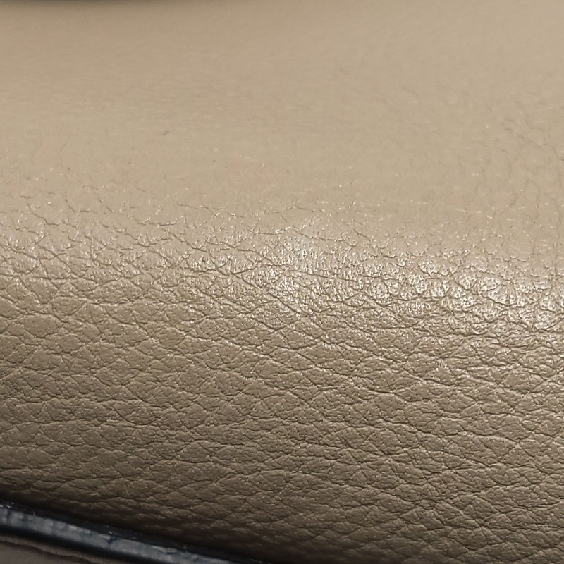 Loewe Amazona28牛皮大象灰加固邊角手提包-15