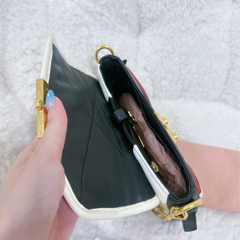 Miu Miu 機車包（全真皮）手提包-31