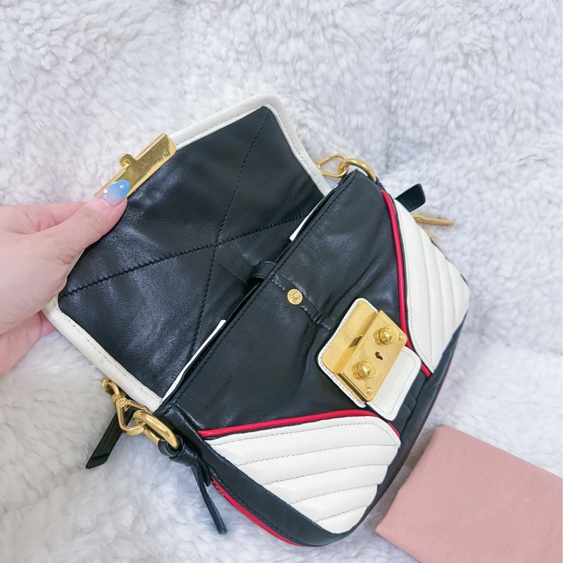 Miu Miu 機車包（全真皮）手提包-32