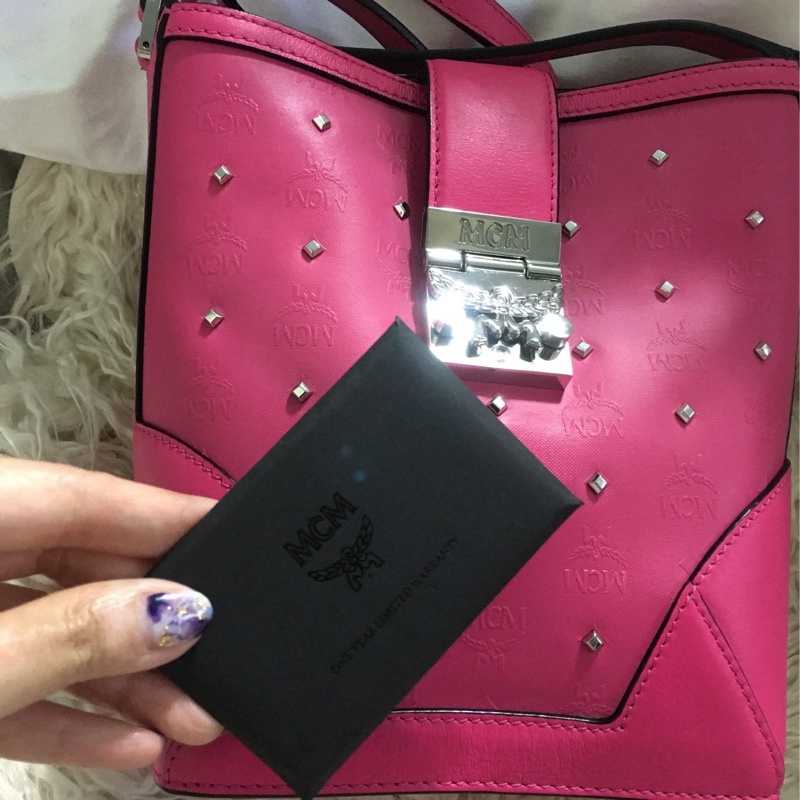 MCM 真皮 卯釘水桶包(肩背斜背包）-6