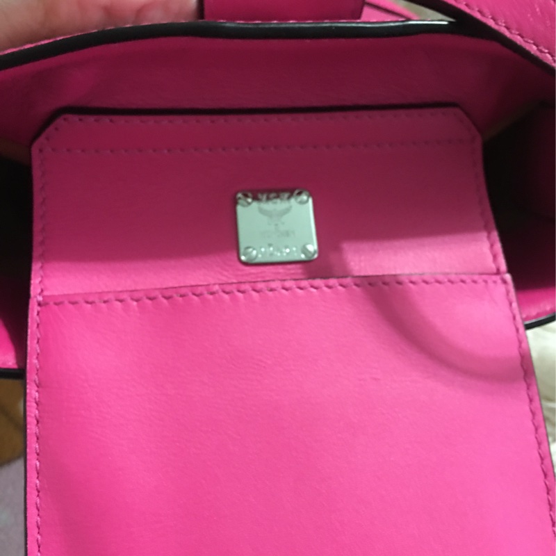 MCM 真皮 卯釘水桶包(肩背斜背包）-12