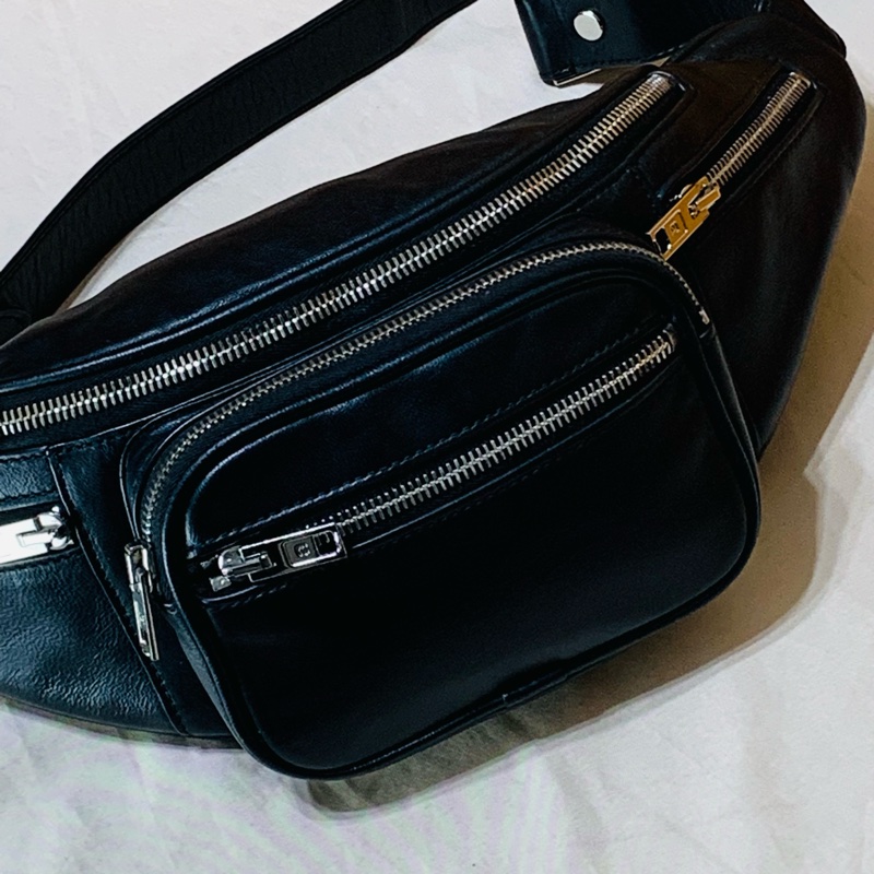 ✨質感百搭 Alexander Wang 亞歷山大王 皮革大腰包 胸包-2