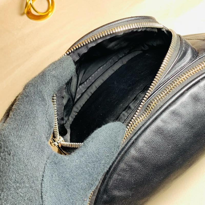 ✨質感百搭 Alexander Wang 亞歷山大王 皮革大腰包 胸包-5