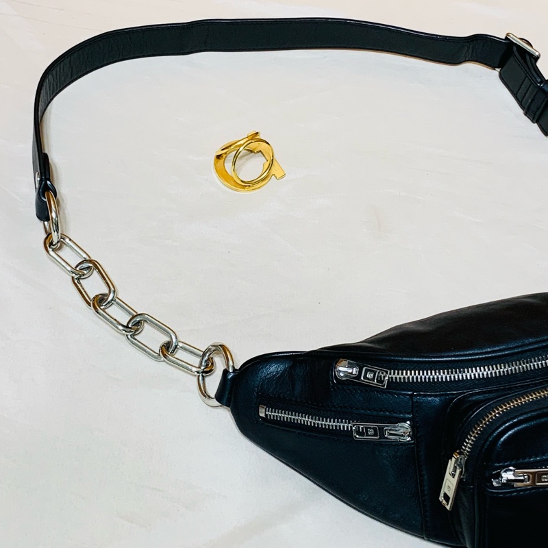 ✨質感百搭 Alexander Wang 亞歷山大王 皮革大腰包 胸包-9