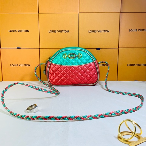 ‼️全台最甜 Gucci 古馳 糖果🍬配色馬蹄扣雙G貝殼包