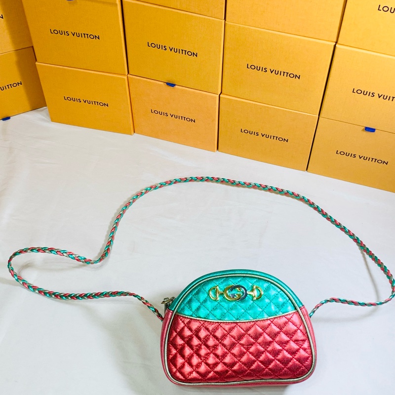 ‼️全台最甜 Gucci 古馳 糖果🍬配色馬蹄扣雙G貝殼包-1