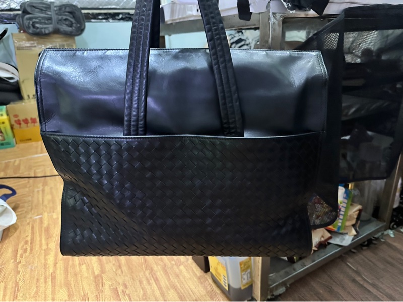 Bottega Veneta BV黑色旅行袋-0