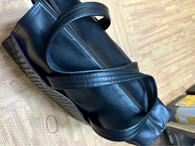 Bottega Veneta BV黑色旅行袋-23