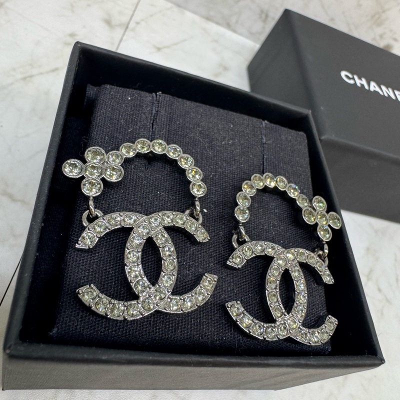 Chanel .雙C LOGO水鑽造型花針式耳環-1