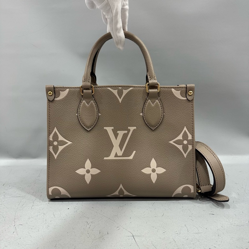 LV M45779 奶茶色牛皮壓紋in the go 斜背背 pm-0