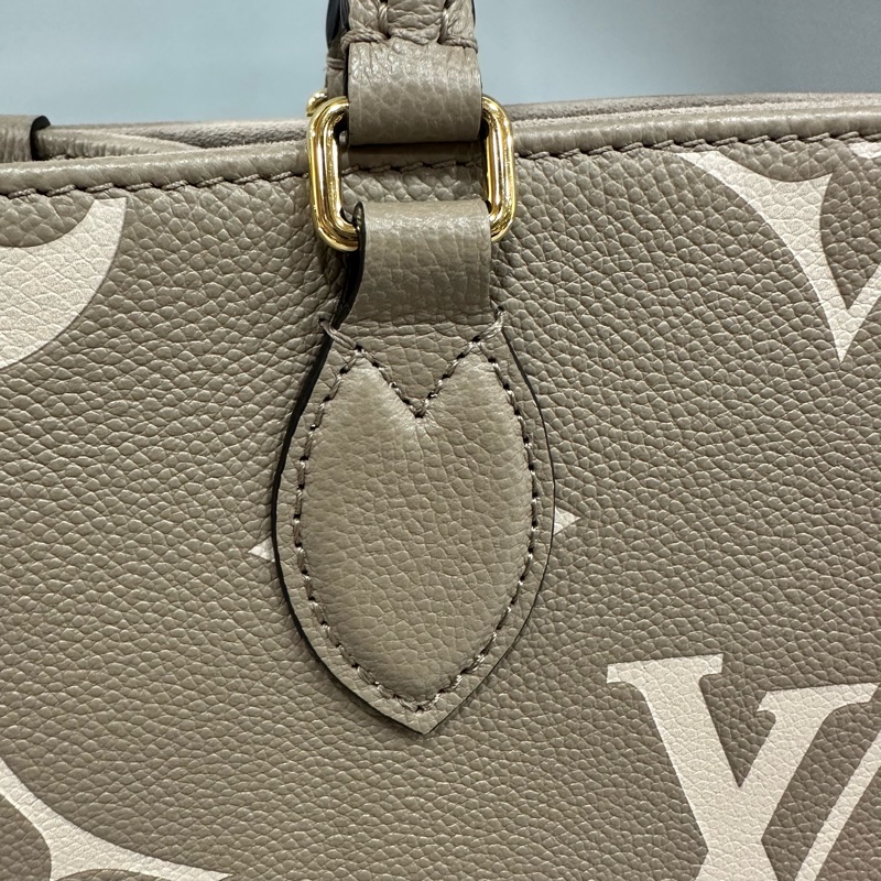 LV M45779 奶茶色牛皮壓紋in the go 斜背背 pm-10