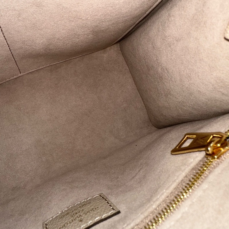 LV M45779 奶茶色牛皮壓紋in the go 斜背背 pm-36