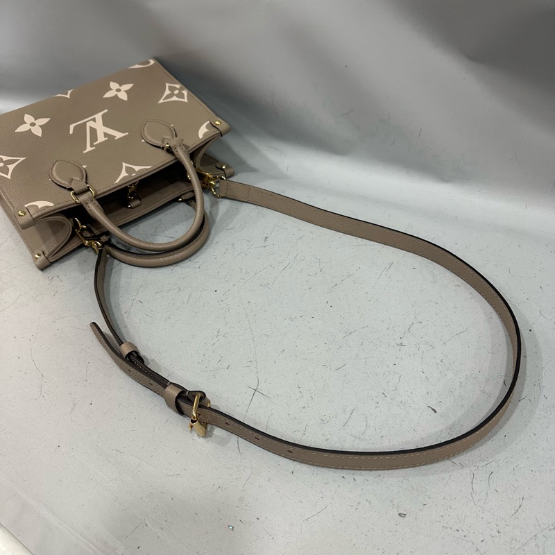 LV M45779 奶茶色牛皮壓紋in the go 斜背背 pm-42