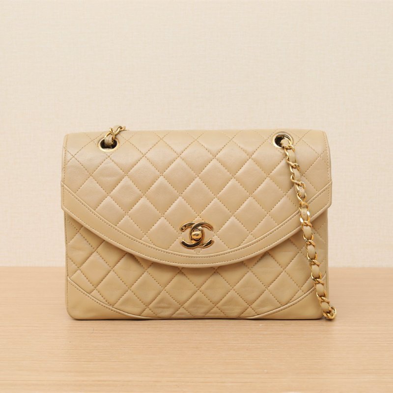 CHANEL 中古黑金牛金球相機包黑色2開肩背包-0