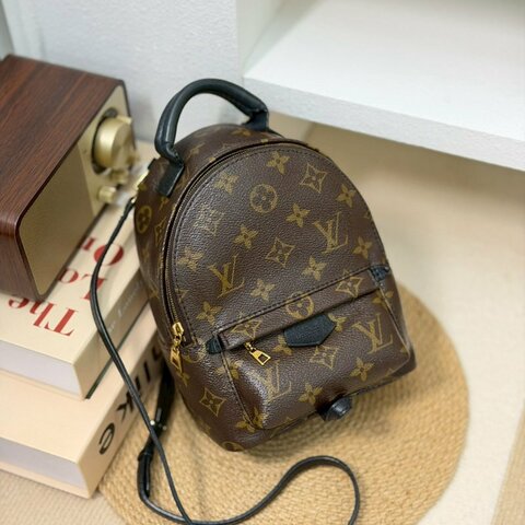 🏷LV．Mini 小書包 新款拉鍊 M44873