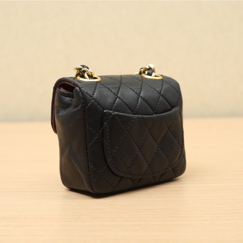 CHANEL 中古黑金牛暗紋logo奶粉包黑色3開肩背包-4