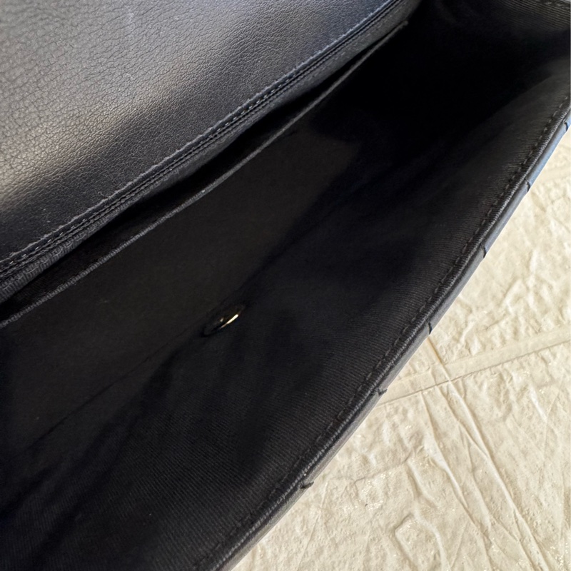 Chanel黑色山形紋金雙C口蓋斜背包-23