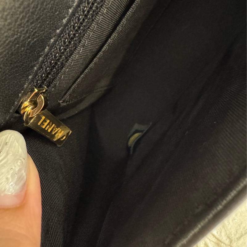 Chanel黑色山形紋金雙C口蓋斜背包-24