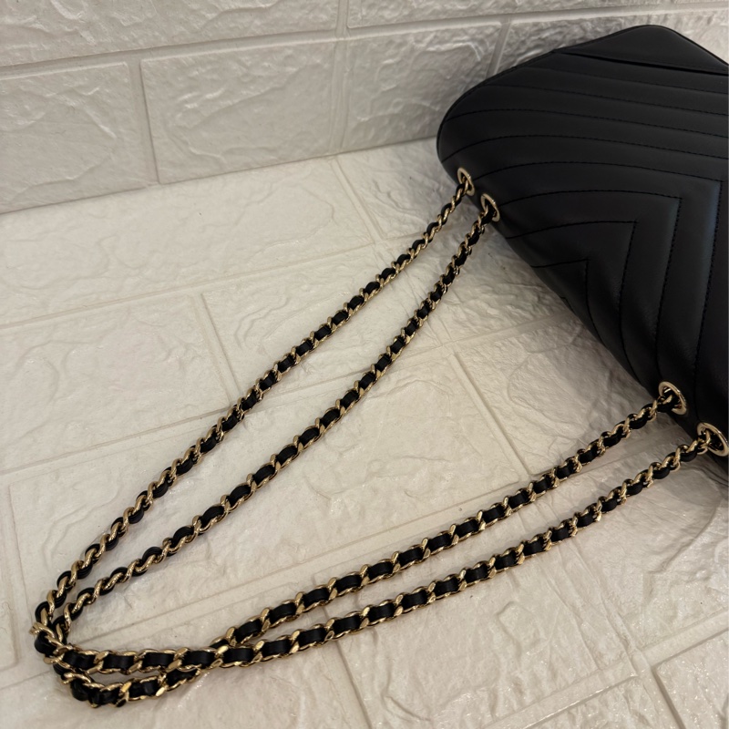 Chanel黑色山形紋金雙C口蓋斜背包-34