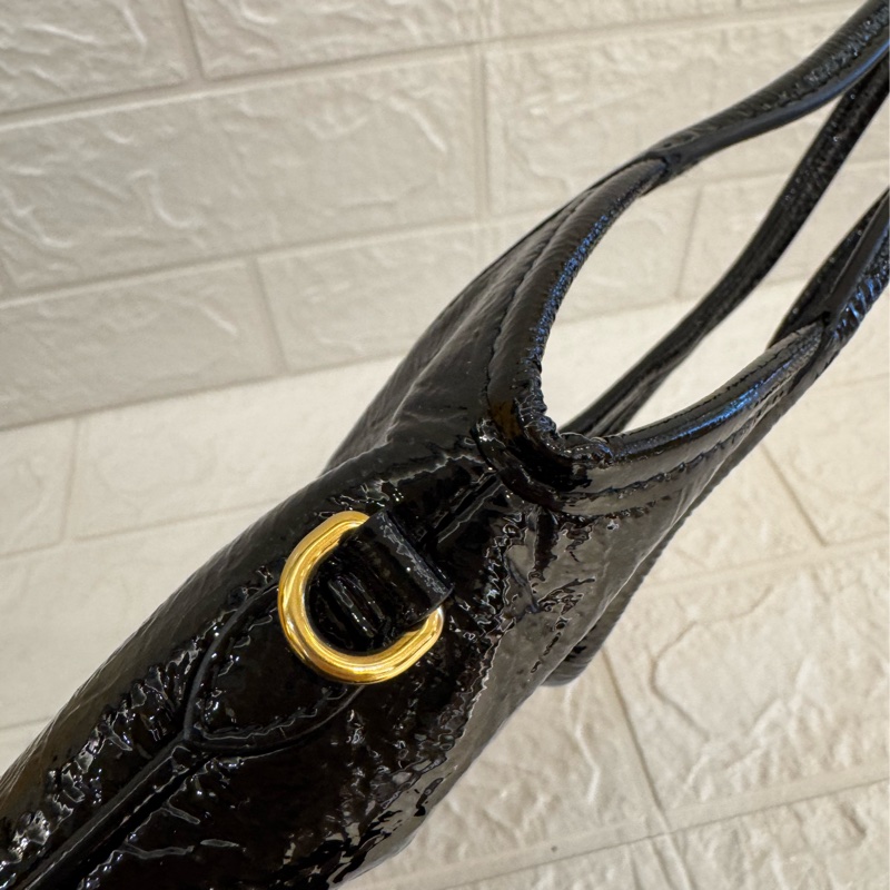 miumiu黑亮皮ivy手提兩用包-7