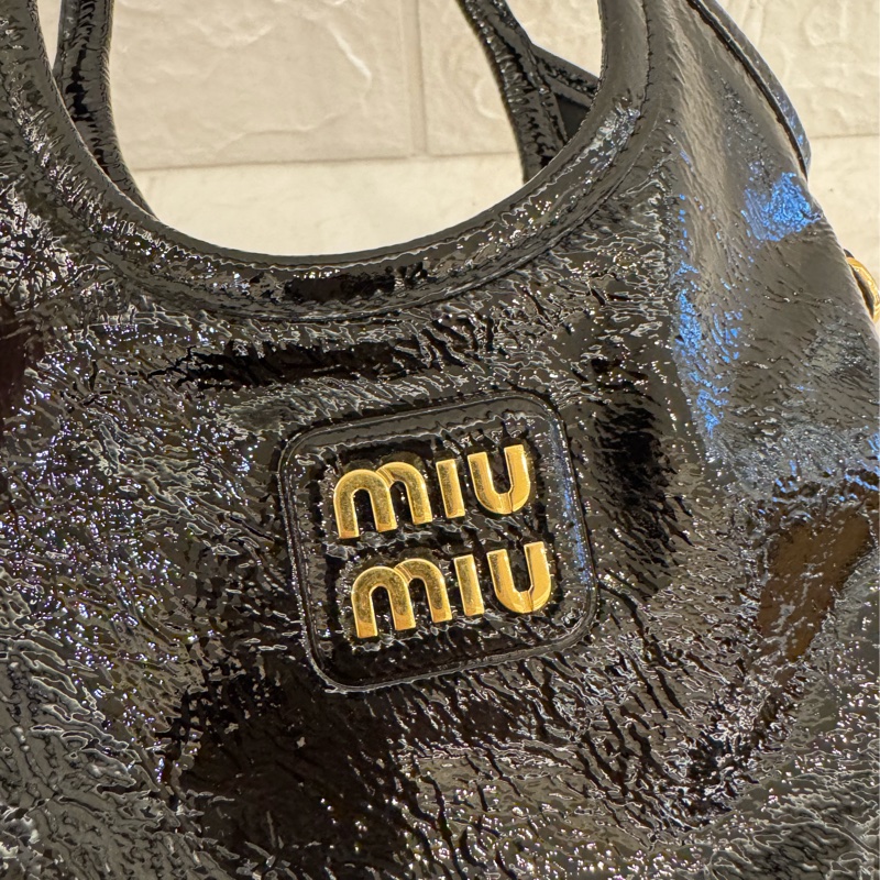 miumiu黑亮皮ivy手提兩用包-9