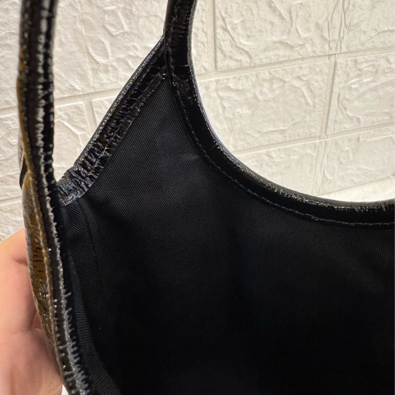 miumiu黑亮皮ivy手提兩用包-18