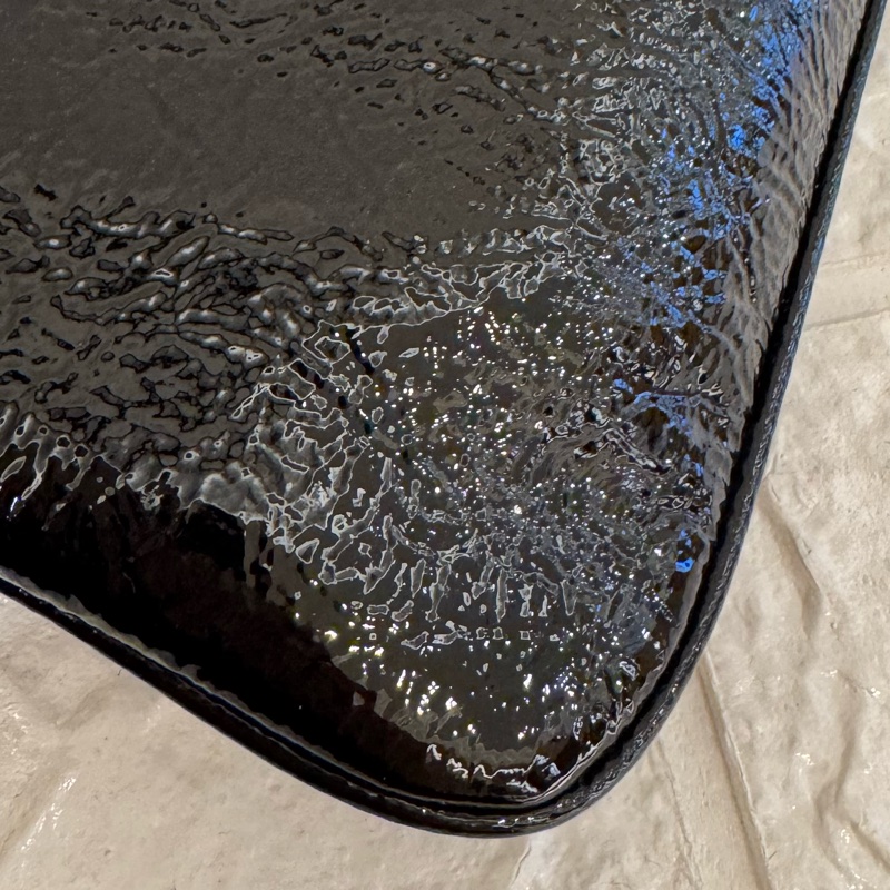 miumiu黑亮皮ivy手提兩用包-23