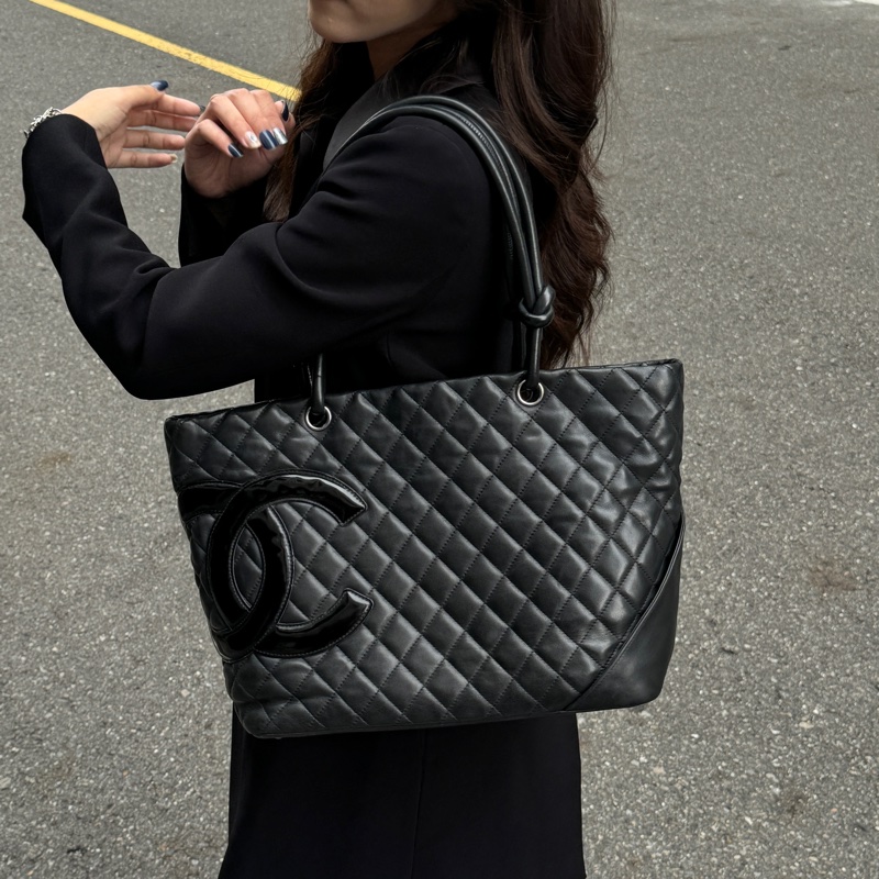 (軟糯糯🤤) Chanel “so black” 康朋 托特包 專櫃23萬!-9