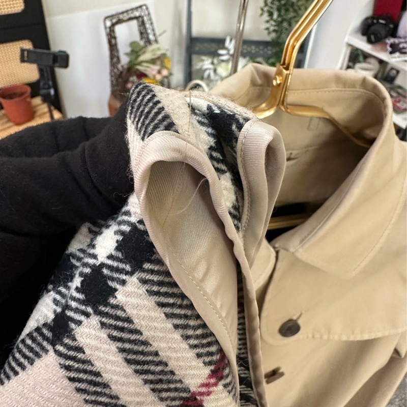BURBERRY 米色風衣外套-31
