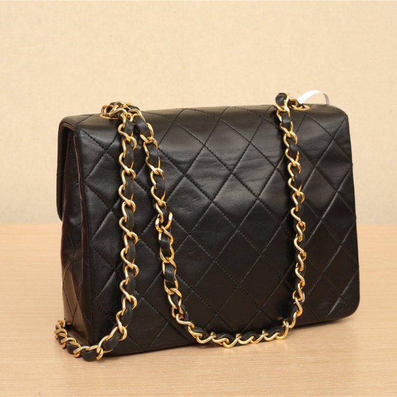 CHANEL 中古黑金羊2.55單肩包黑色1開肩背包-4