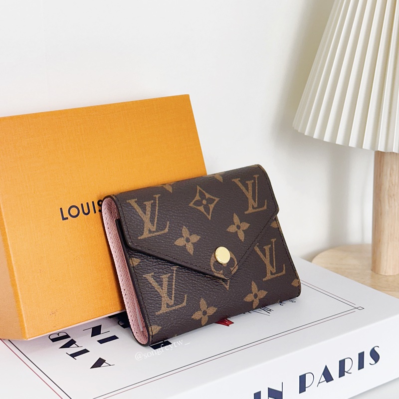 LV 經典 豆豆 三折短夾-1