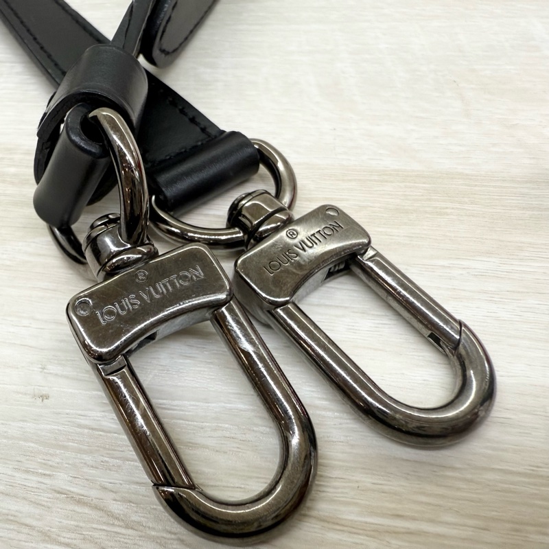 LV黑灰原花銀釦硬殼Neo Wallet Trunk側背包M20954-11