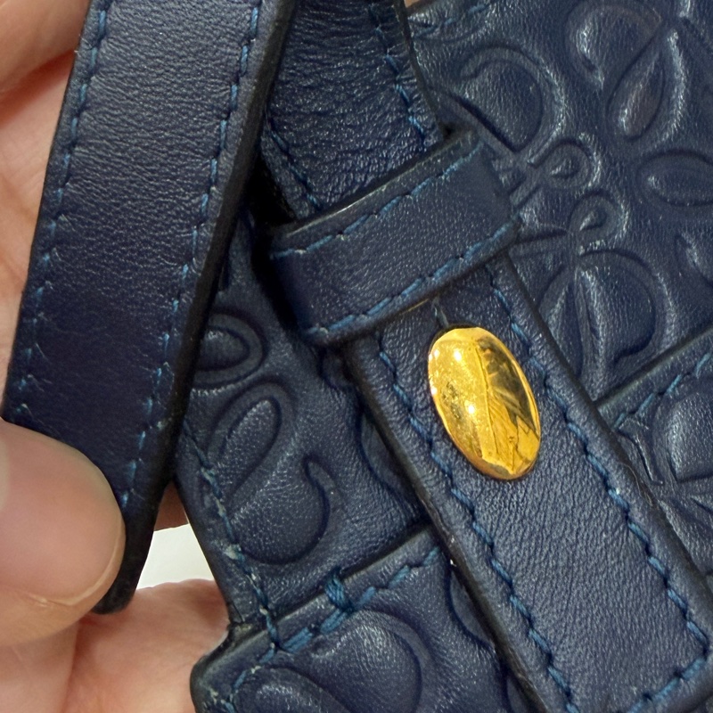 LOEWE logo 壓紋 深藍 斜背包 肩背包 側背包 手拿包 晚宴包-34