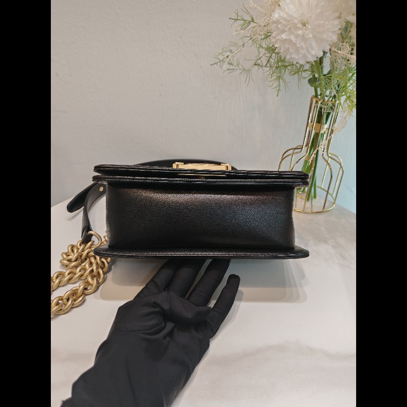 Chanel small Leboy 荔枝牛皮黑金-15