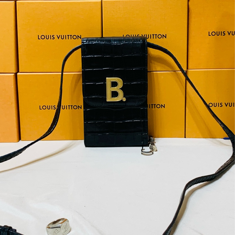 ✨超級質感 近新閒置 Balenciaga巴黎世家新款 黑金大B鱷魚壓紋 手機包/斜背小包-0