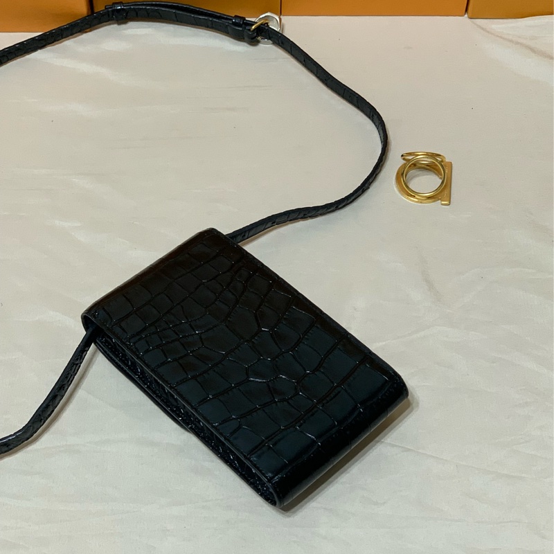 ✨超級質感 近新閒置 Balenciaga巴黎世家新款 黑金大B鱷魚壓紋 手機包/斜背小包-4