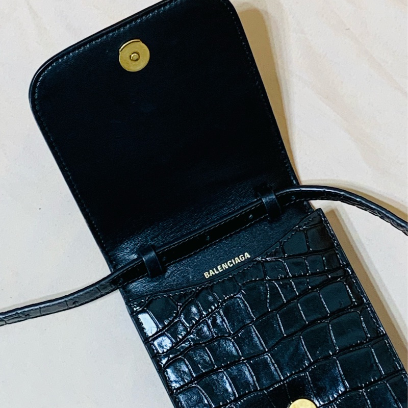 ✨超級質感 近新閒置 Balenciaga巴黎世家新款 黑金大B鱷魚壓紋 手機包/斜背小包-5