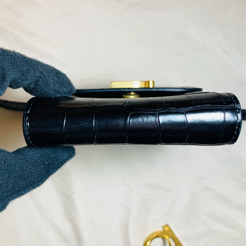 ✨超級質感 近新閒置 Balenciaga巴黎世家新款 黑金大B鱷魚壓紋 手機包/斜背小包-8