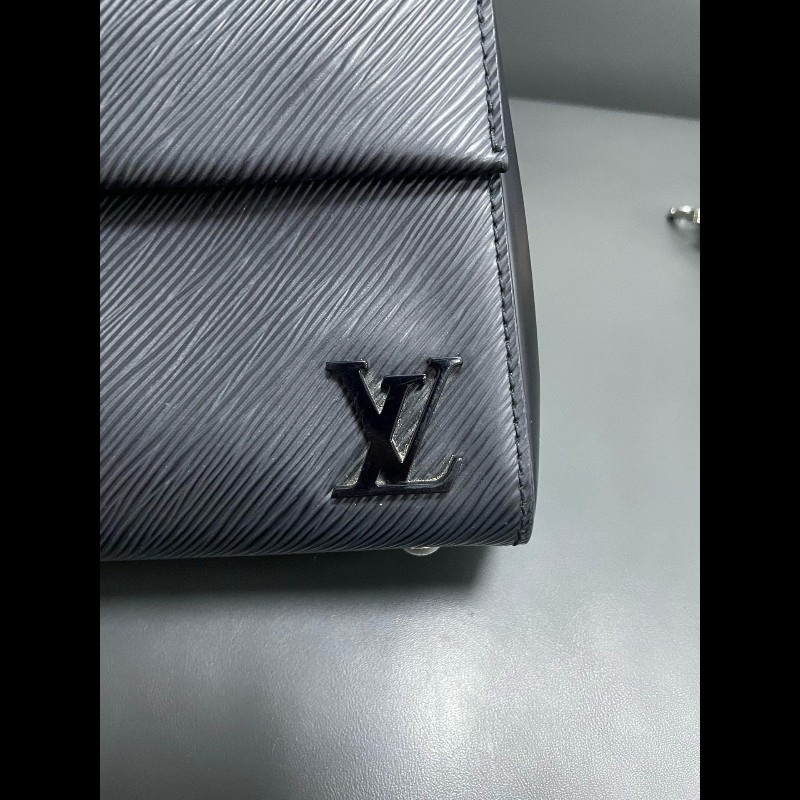 LV 新款 Cluny mini-16