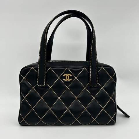 「JL精品代購」 香奈兒黑金羊外縫線保齡球小號手提包